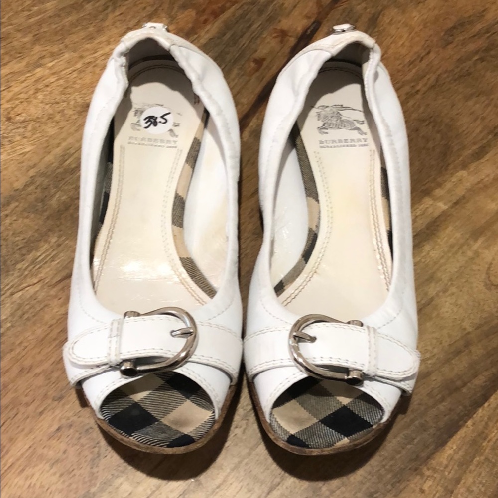 Burberry Leather Buckle Flats - Size 38.5, White